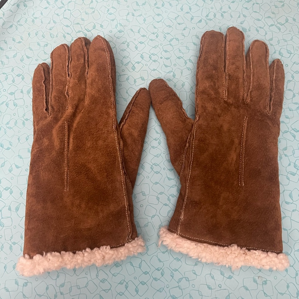 Women’s shearling lined leather gloves medium